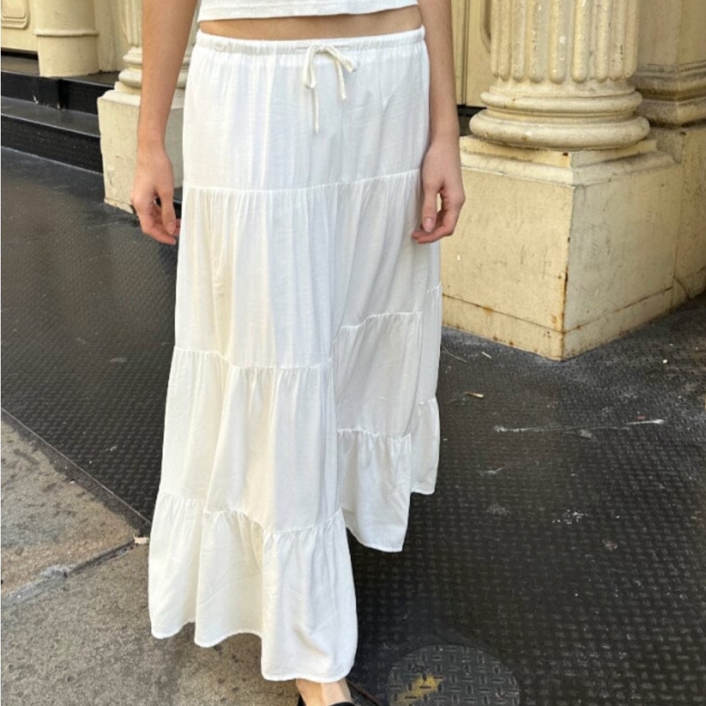 Brandy Melville White Tiered Skirt NWT